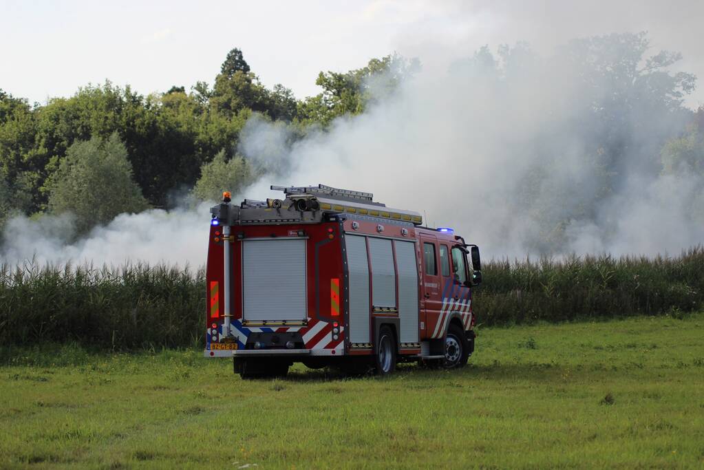 Meerdere weilanden in brand