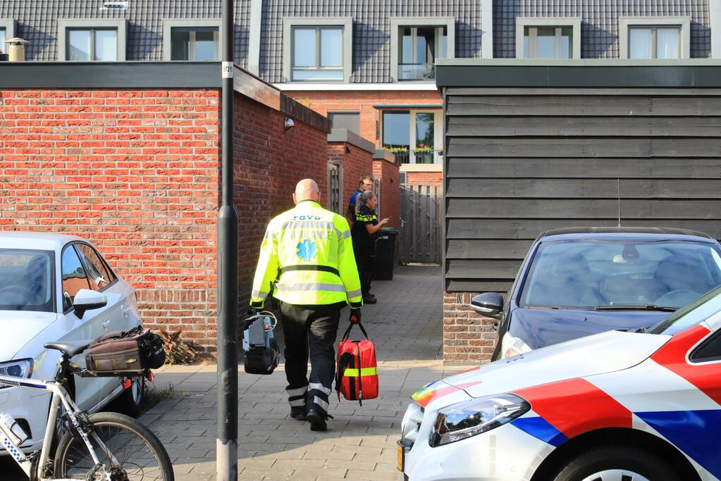 Scooterrijder slaat op de vlucht na verkeersongeval