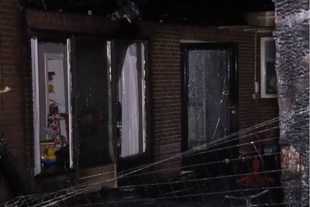 Enorme schade na brand bij woning