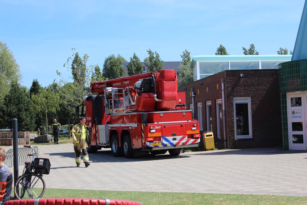 Brand op dak basisschool 't Ven bij werkzaamheden