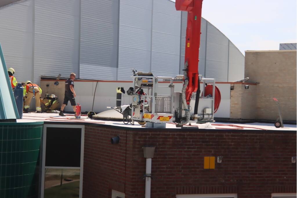 Brand op dak basisschool 't Ven bij werkzaamheden