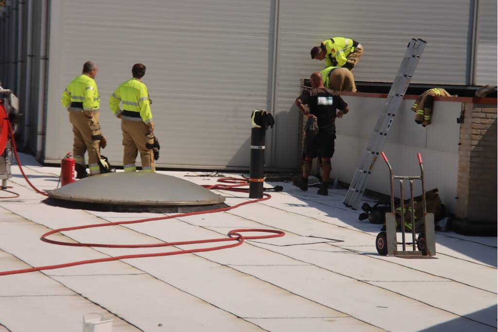 Brand op dak basisschool 't Ven bij werkzaamheden