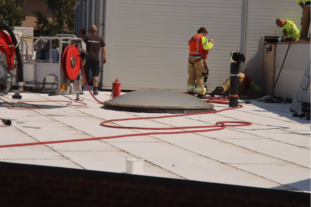 Brand op dak basisschool 't Ven bij werkzaamheden