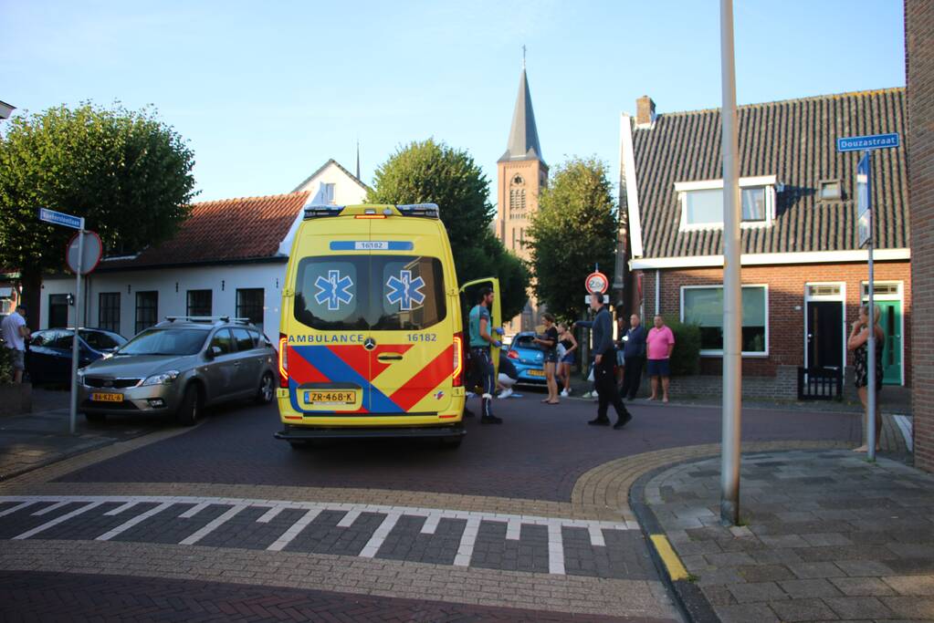 Scooterrijder gewond na aanrijding met auto