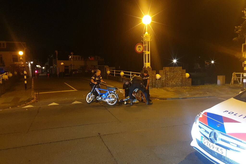 Scooterrijder onderuit na uitwijkmanoeuvre