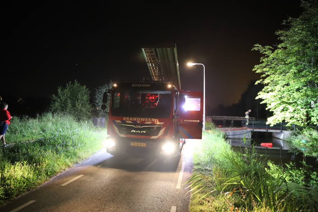 Grote schuurbrand vol met hooi