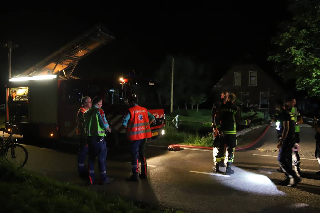 Grote schuurbrand vol met hooi