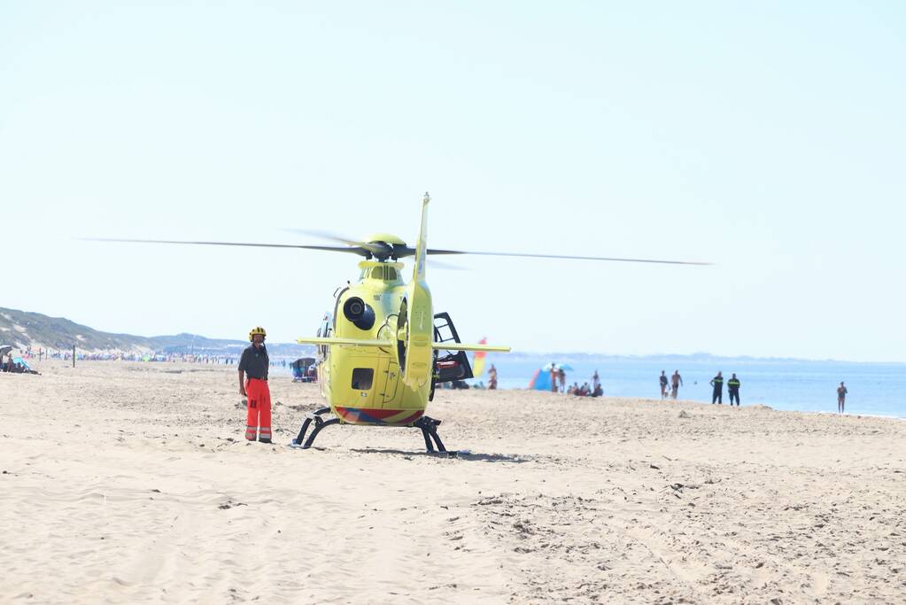 Traumahelikopter ingezet bij incident op strand