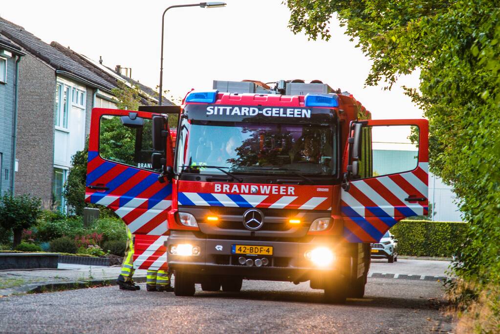 Onderzoek naar sinkhole in wegdek