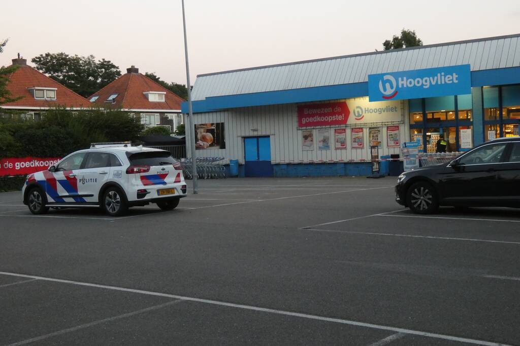 Man gevlucht na gewapende overval supermarkt Hoogvliet