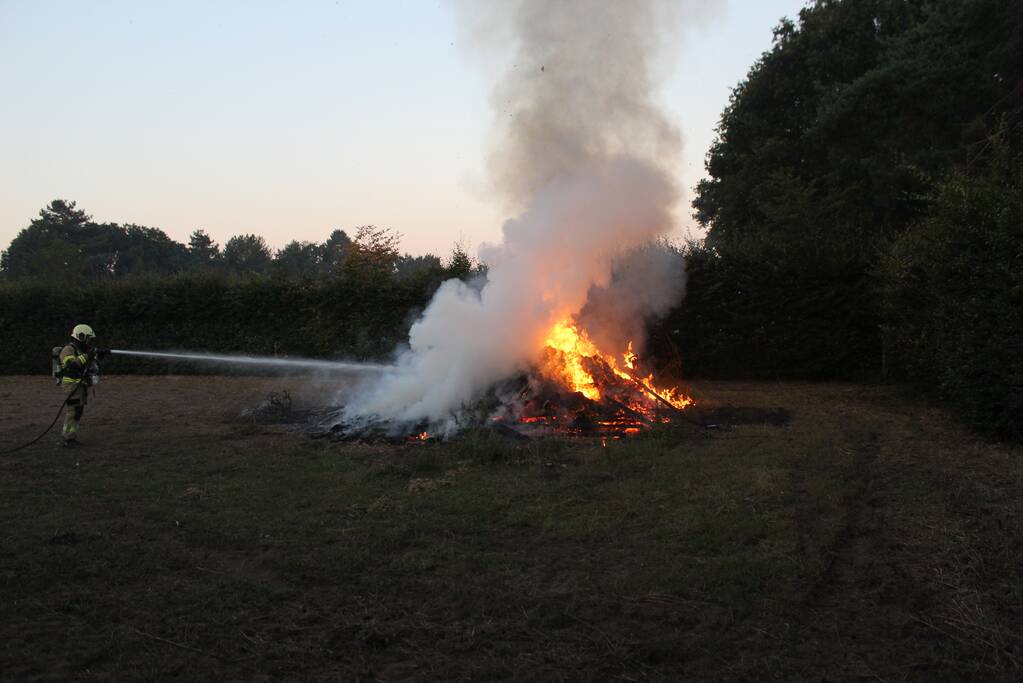 Buurtbewoners slaan alarm na brandlucht