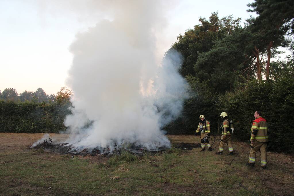 Buurtbewoners slaan alarm na brandlucht
