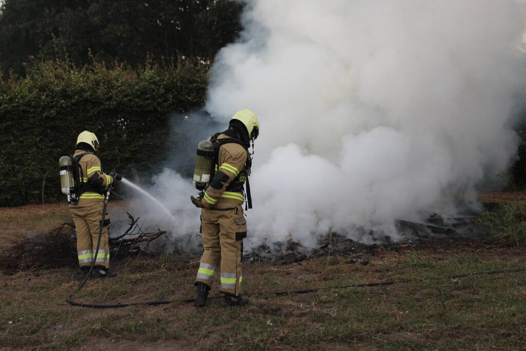 Buurtbewoners slaan alarm na brandlucht