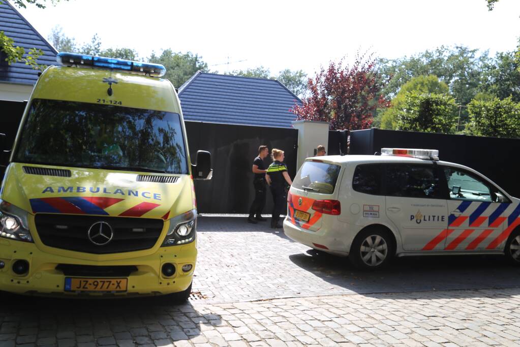 Vier daders slaan op de vlucht na overval woning Nikkie de Jager