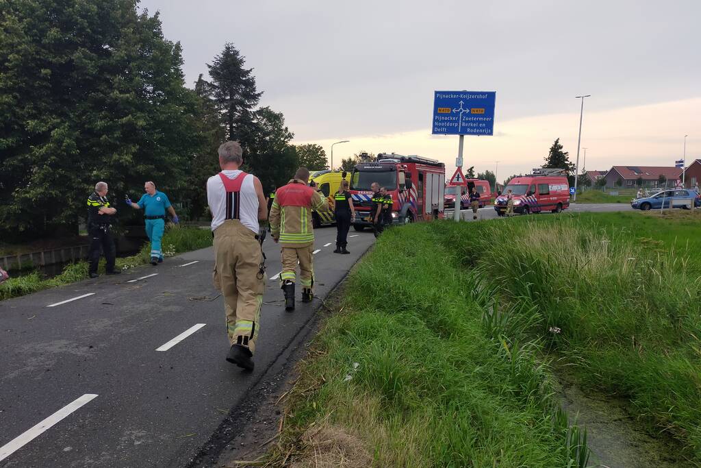 Terreinwagen belandt in sloot