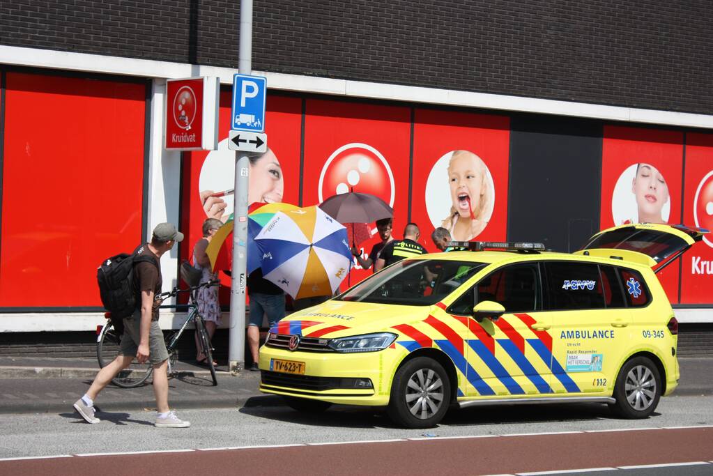Man bevangen door de hitte
