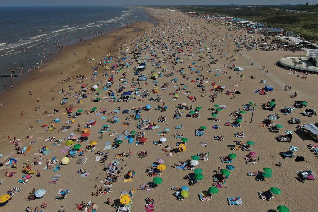 Drukte op het strand van Scheveningen