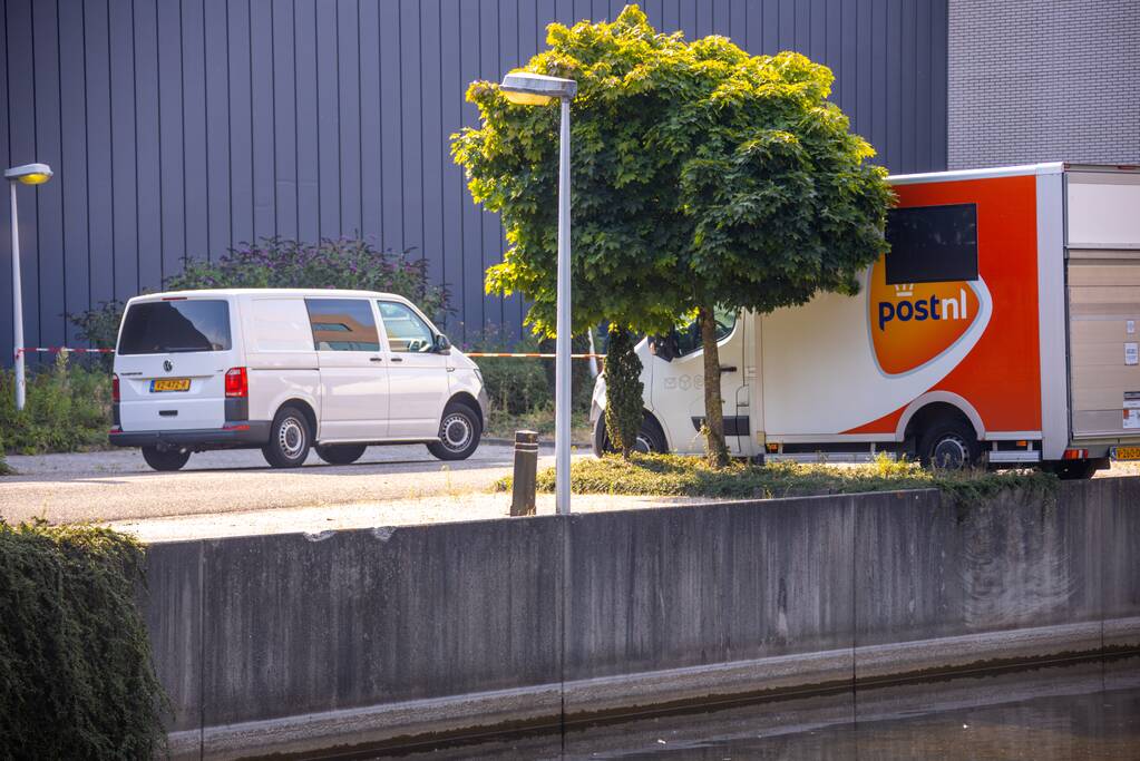 Enorme schade bij brand in vrachtwagens bij PostNL