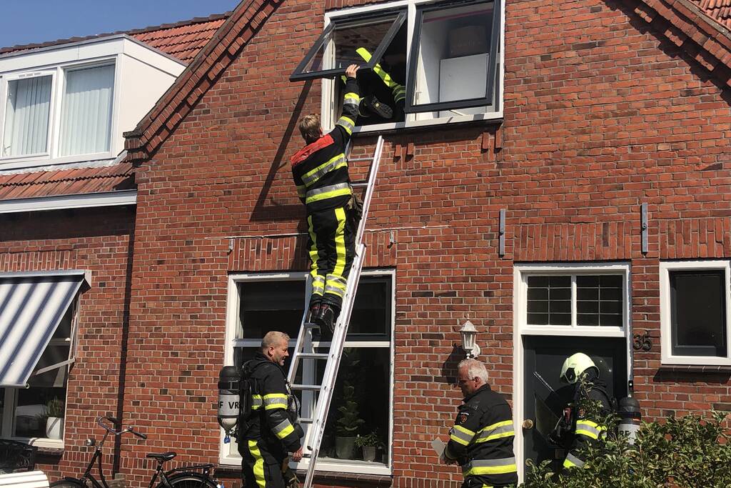 Alerte buurtbewoners reageren op brandalarm