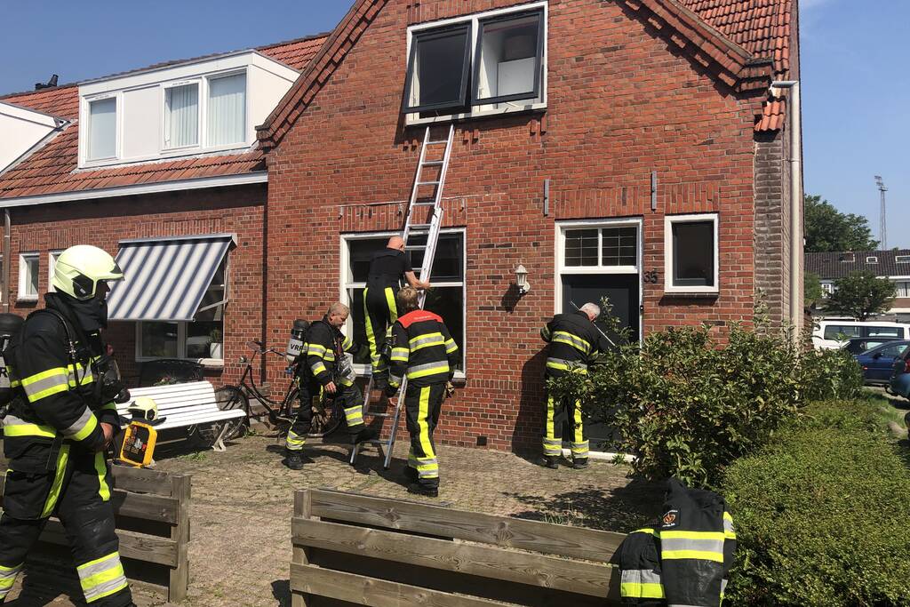 Alerte buurtbewoners reageren op brandalarm