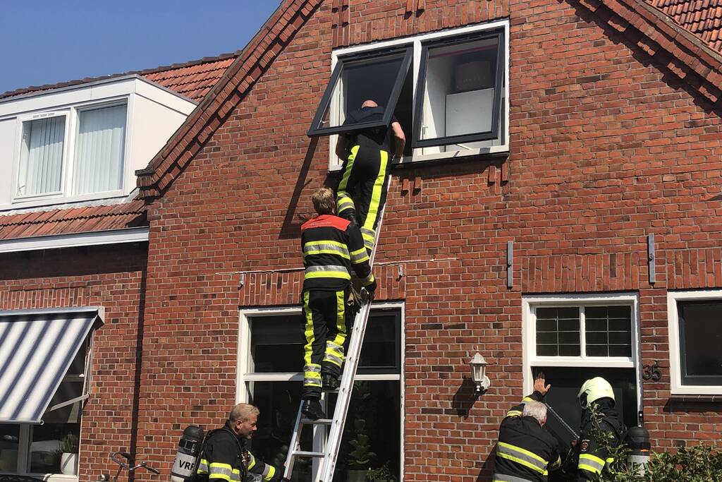 Alerte buurtbewoners reageren op brandalarm