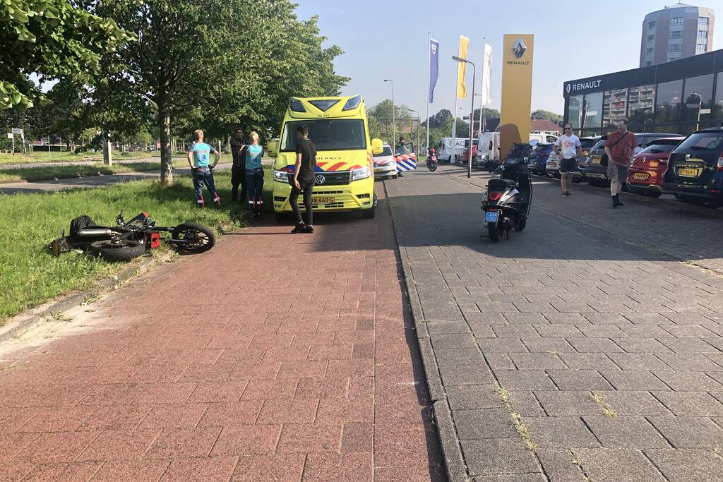 Brommerrijder gewond na val