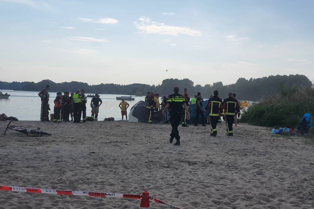 Kind van 7 jaar levenloos uit het water gehaald