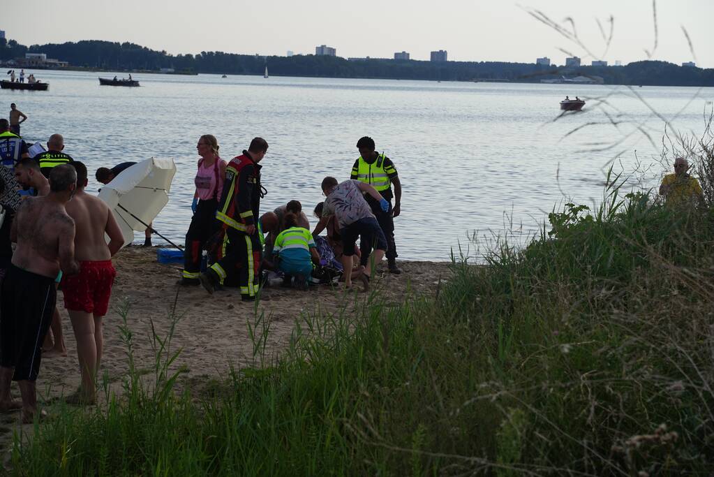 Kind van 7 jaar levenloos uit het water gehaald