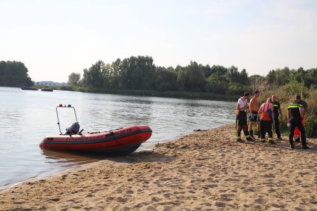 Kind van 7 jaar levenloos uit het water gehaald