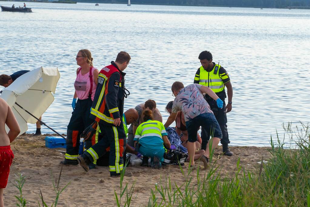 Kind van 7 jaar levenloos uit het water gehaald