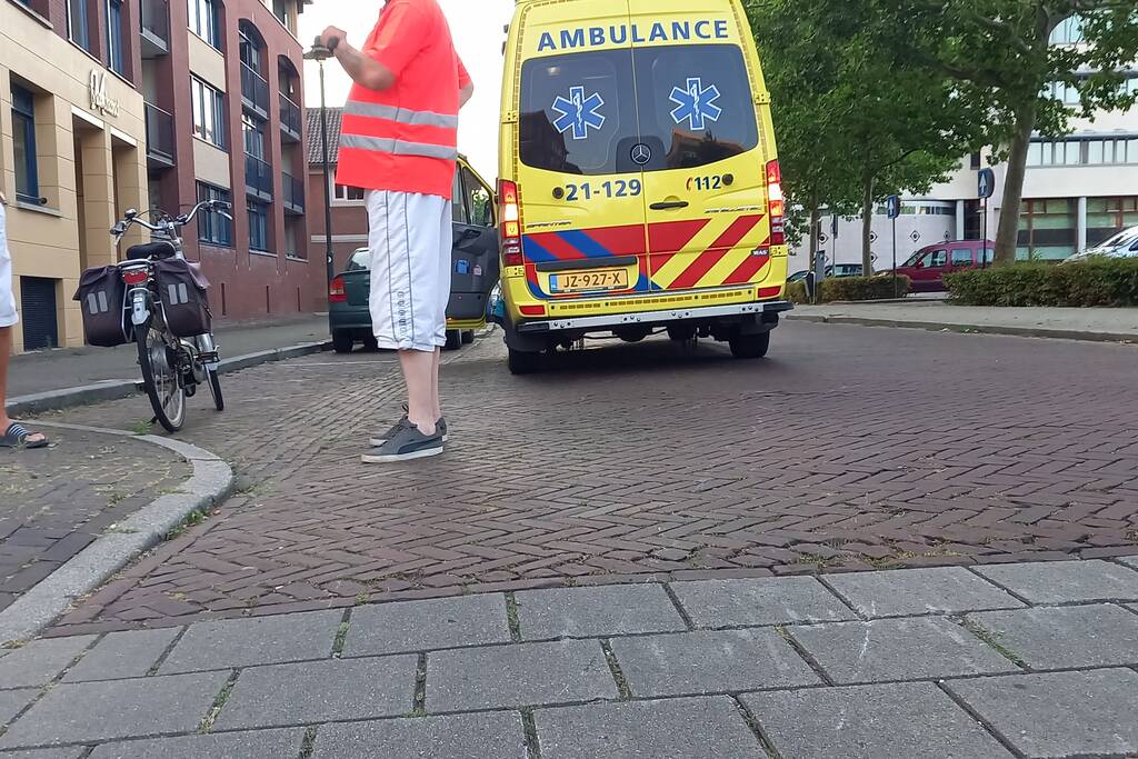 Automobilist slaat op de vlucht na verkeersongeval