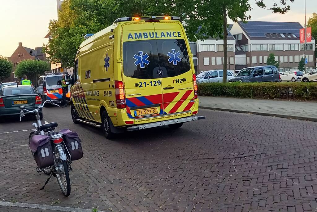 Automobilist slaat op de vlucht na verkeersongeval