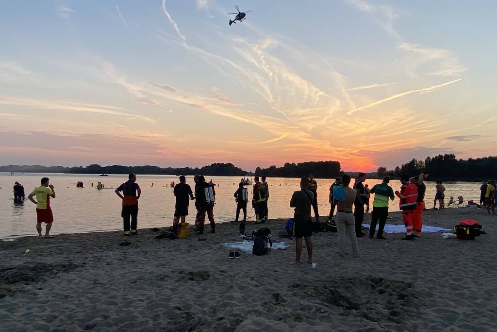 Grote zoekactie naar vermiste zwemmer