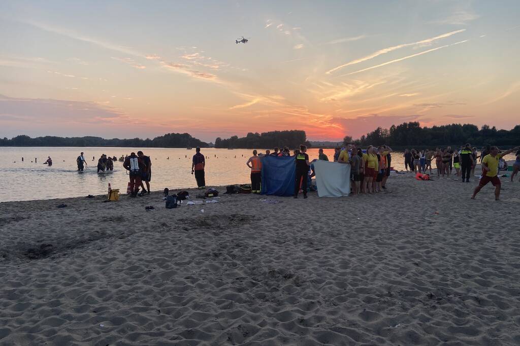 Grote zoekactie naar vermiste zwemmer