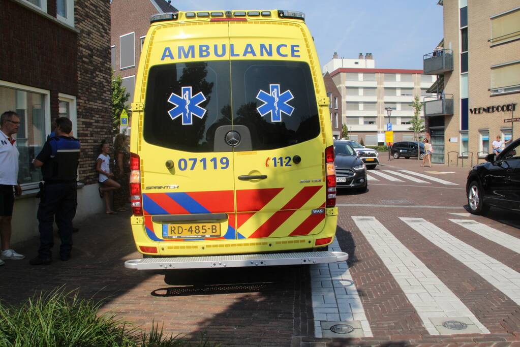 Automobilist rijdt fietser aan