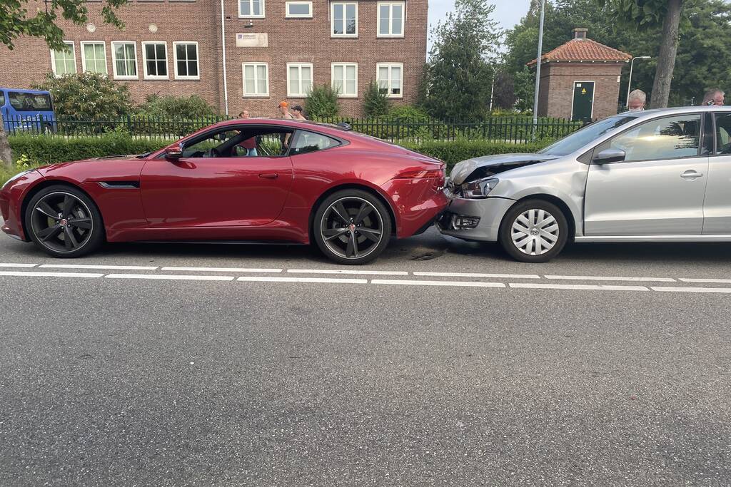 Meerdere voertuigen betrokken bij kop-staartbotsing