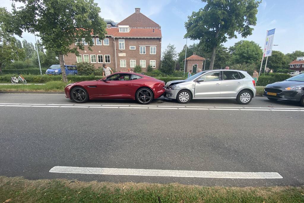 Meerdere voertuigen betrokken bij kop-staartbotsing