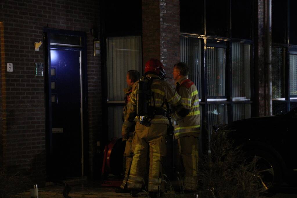 Veel rook bij brand in woning