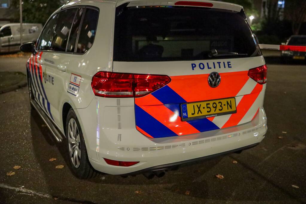 Beschoten scooterrijder meldt zich op politiebureau Maashaven