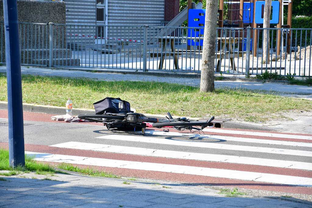 E-biker gewond na botsing met auto