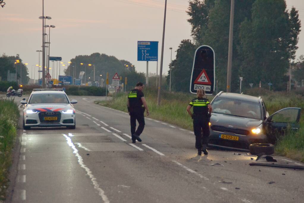 Hond komt met de schrik vrij bij verkeersongeval