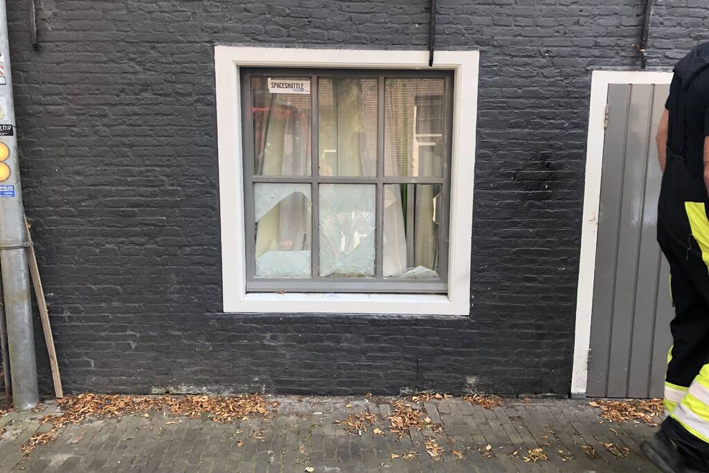 Onderzoek naar benzinelucht in woning