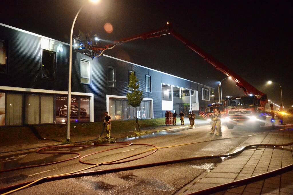 Grote brand in bedrijfspand