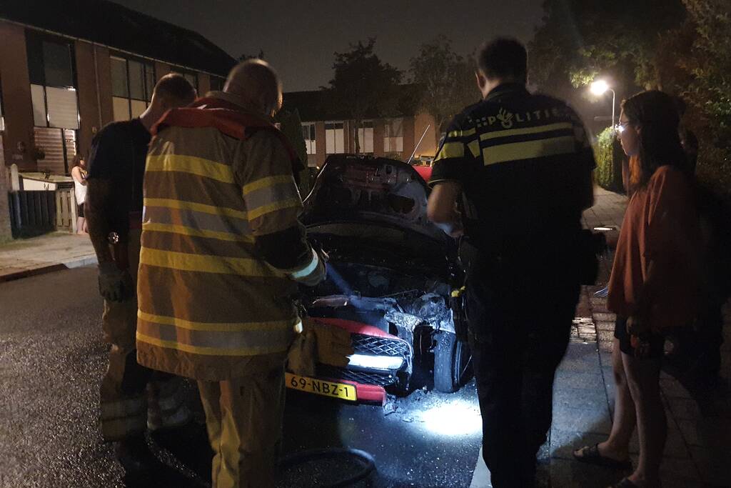 Auto brandt uit