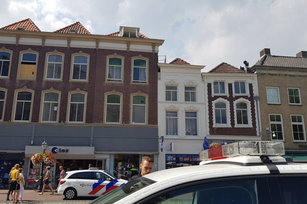 Brand in woning boven winkel