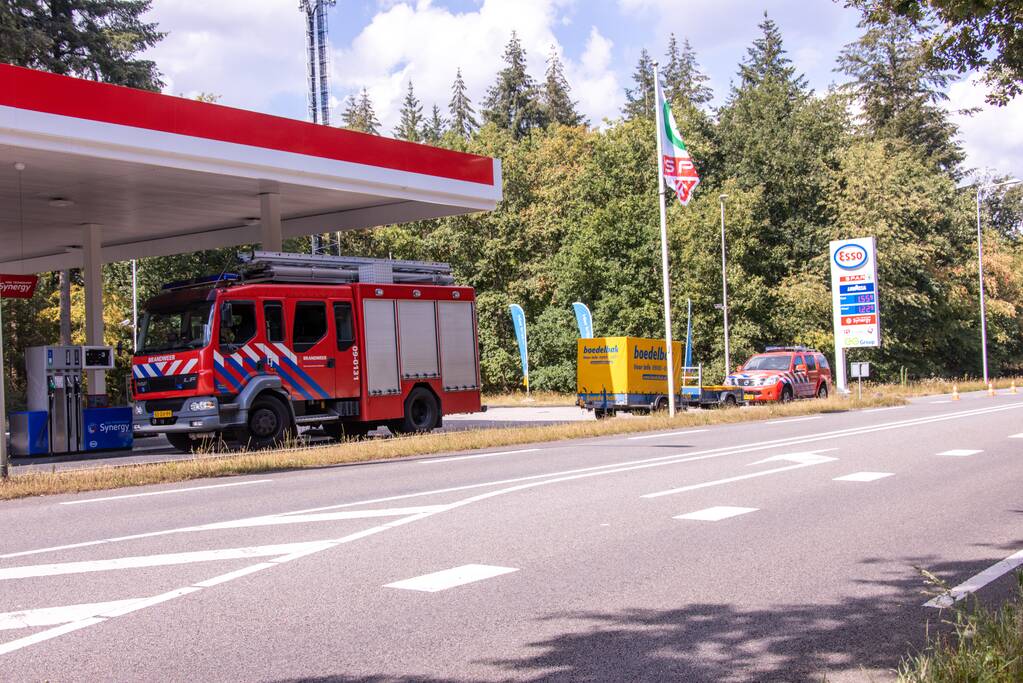 Brandstoflekkage bij Esso tankstation