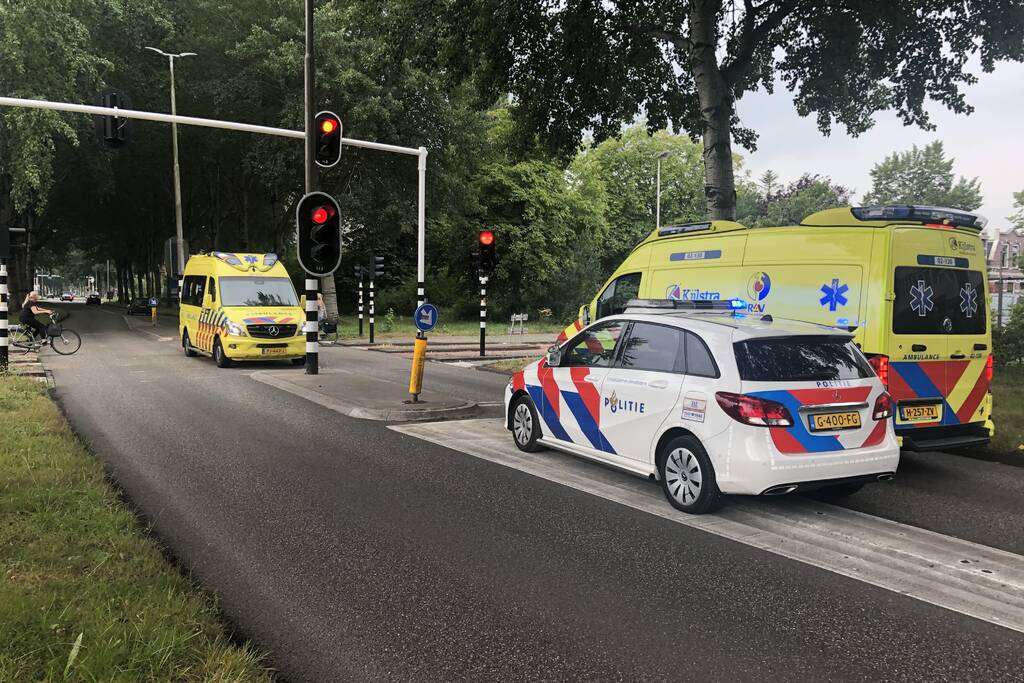 Mountainbiker gewond na aanrijding met auto