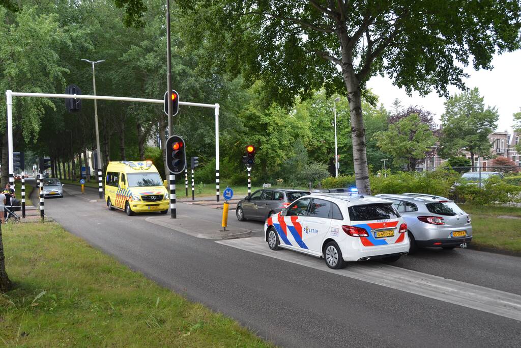 Mountainbiker gewond na aanrijding met auto