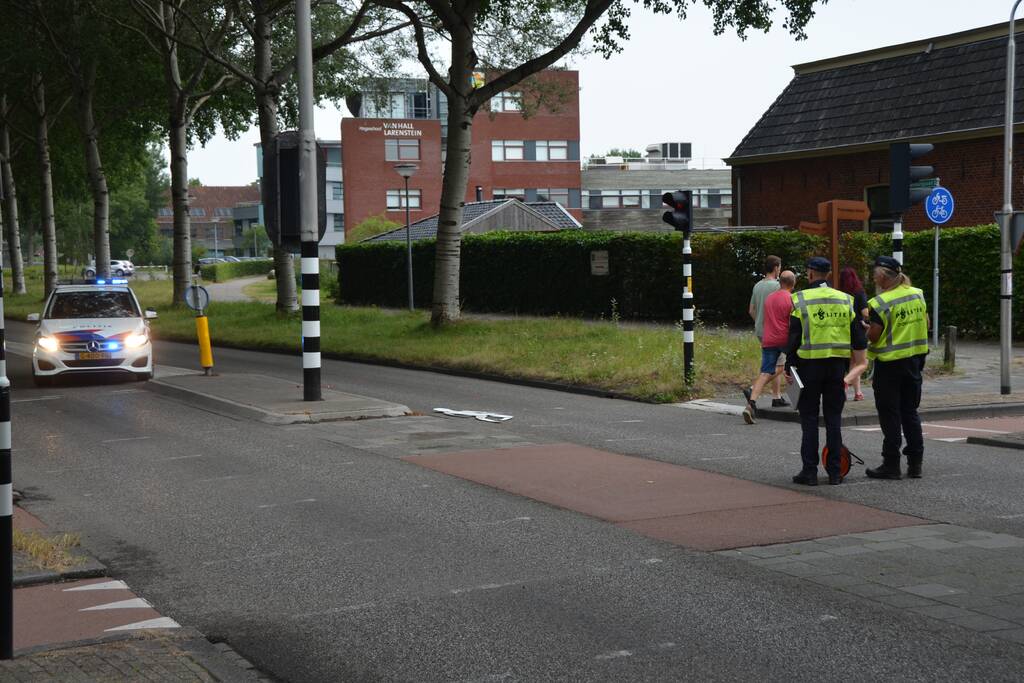 Mountainbiker gewond na aanrijding met auto