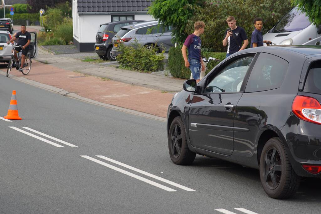 Wielrenner gewond bij kop-staartbotsing
